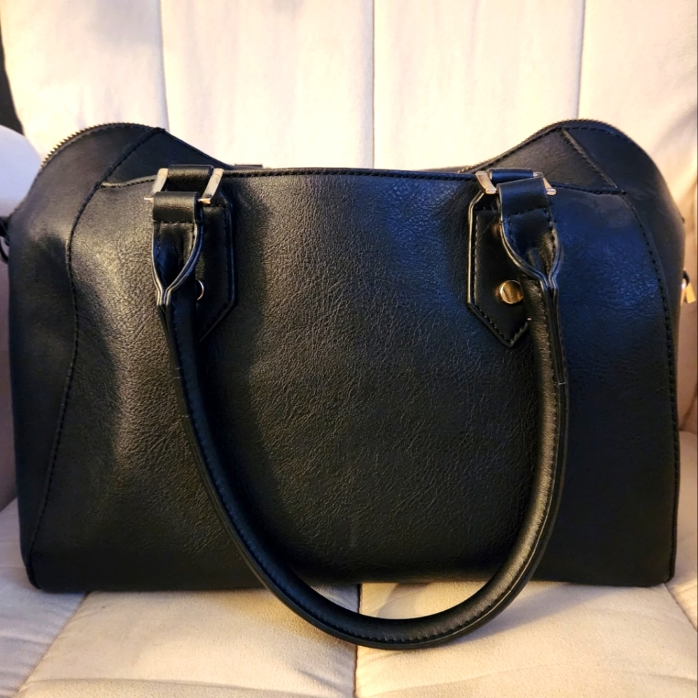 Black hand bag